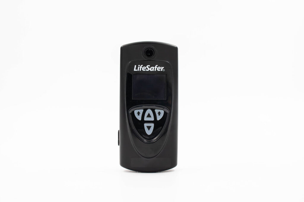 LifeSafer L250 alkolukon vuokraus valvottuun ajo-oikeuteen (Alkolukkoajokortti)